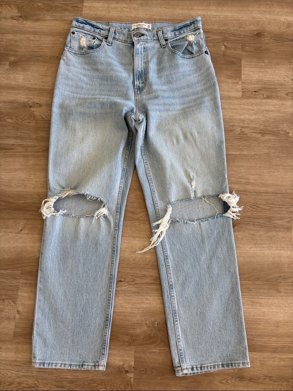 Abercrombie & Fitch Light Blue Distressed 90s Straight-Leg Jeans